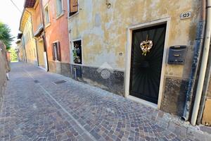 2 LOCALI A PESCANTINA