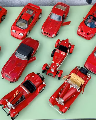Lotto di 12 automodelli in metallo die-cast