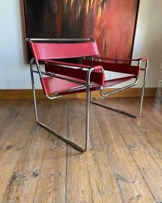 Poltrona WASSILY B3 in cuoio rosso MDF ITALIA