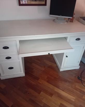 scrivania bianca molto bella 