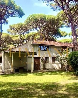 Villa di 120 m² con 5 locali e box auto a Castigli