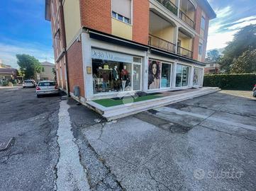 NEGOZIO A REZZATO