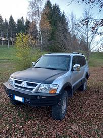 Mitsubishi Pajero 5P V60