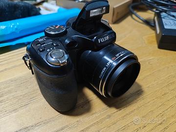 Fotocamera Fujifilm FinePix S1600