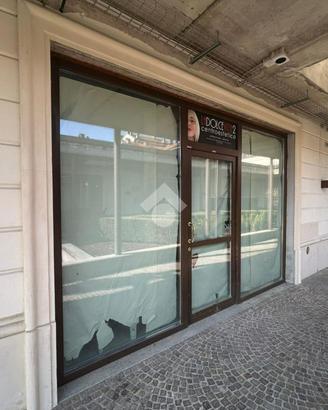 NEGOZIO A RIVAROLO CANAVESE