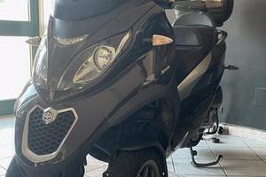 Scooter PIAGGIO MP3 300 guidabile con patente B