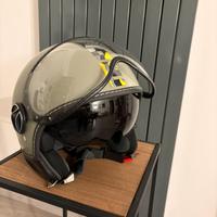 Coppia di caschi ONE e MOMO DESIGN
