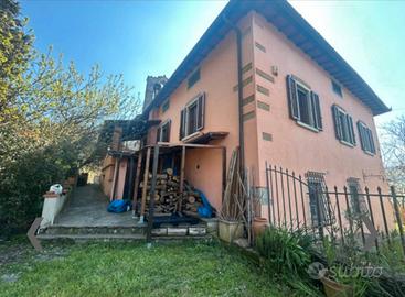 STANZA a DICOMANO con P. AUTO e GIARDINO