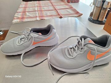 Scarpa/snikers Nike leggere ragazza misura 38,5