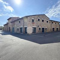 NEGOZIO A RODENGO SAIANO