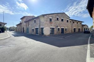 NEGOZIO A RODENGO SAIANO