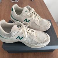 New Balance 2002 R