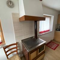 Cucina economica a legna con cappa