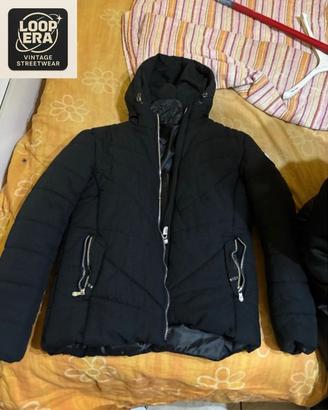 Piumino nero minimal con zip argento taglia S