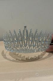 Corona sposa elegante con cristalli e argento