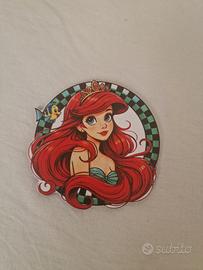 Ariel disney in legno 2d in abito elegante verde