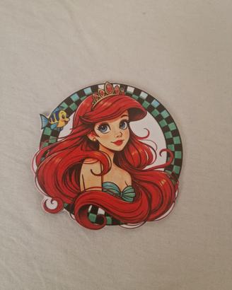 Ariel disney in legno 2d in abito elegante verde