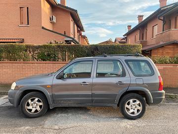 Mazda Tribute 4x4 a GPL