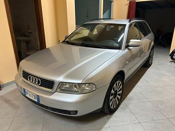Audi A 4 V 2.5V6