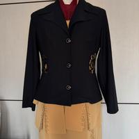 Elegante blazer pizzo e bottoni gioiello