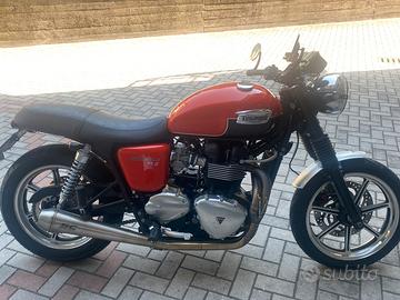 Triumph bonneville