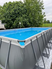 Piscina intex e robot offerto