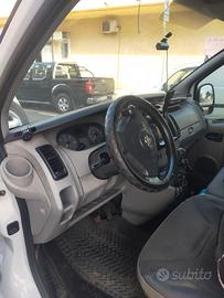 Opel Vivaro 2500 cc  Cambio automatico