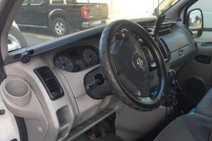 Opel Vivaro 2500 cc  Cambio automatico