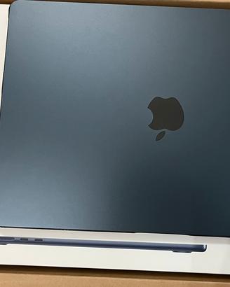 MacBook Air 15" M3 – 16GB RAM  con AppleCare+