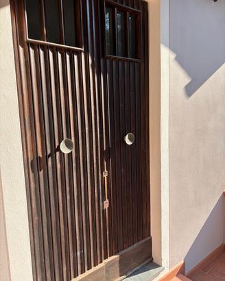 portone di legno