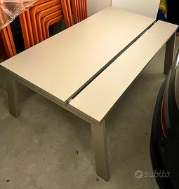 Tavolino regolabile IKEA LJUNGSBRO