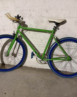 Bicicletta Custom con Assetto da Corsa