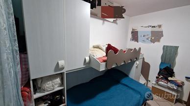 Cameretta con letto a castello 