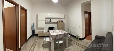 STANZA PER STUDENTESSA