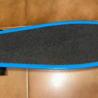 Skateboard cruiser blu con luci LED