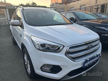 Ford Kuga 1.5 TDCI 120 CV S&S 2WD Powershift Titan