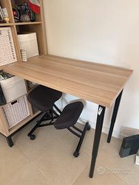 Piano scrivania con due gambe regolabili Ikea