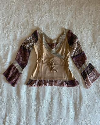 Maglia boho BXB con pizzo e maniche a campana