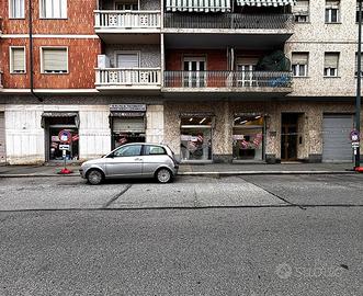 NEGOZIO A TORINO