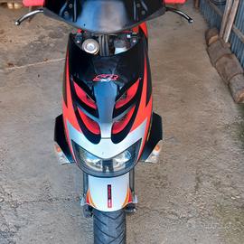 Aprilia SR 50 ditech v endo tutti i pezzi.