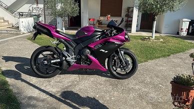 Yamaha r1