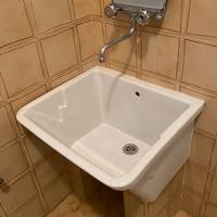 sanitari ceramica bianca completi di rubinetti