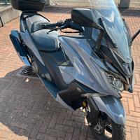 Kymco ak 550