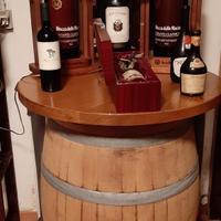 Barrique simil tavolo e scaffale simil botte