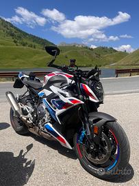 Bmw m 1000 r - 2024