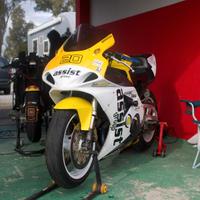 Cbr 954 pronto pista