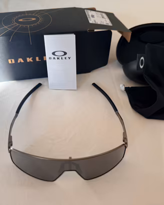 Oakley Sutro Titanium neri