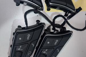 Pulsanti Audi sterzo comandi al volante