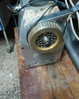 Macina Carne  volt da 380 a volt 220