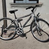Bicicletta MTB 28" alluminio ammortizzata